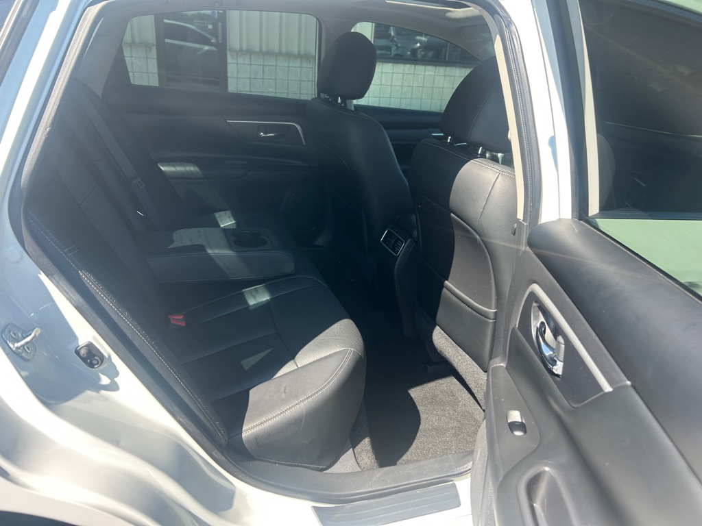 Photo 8 of this NISSAN ALTIMA