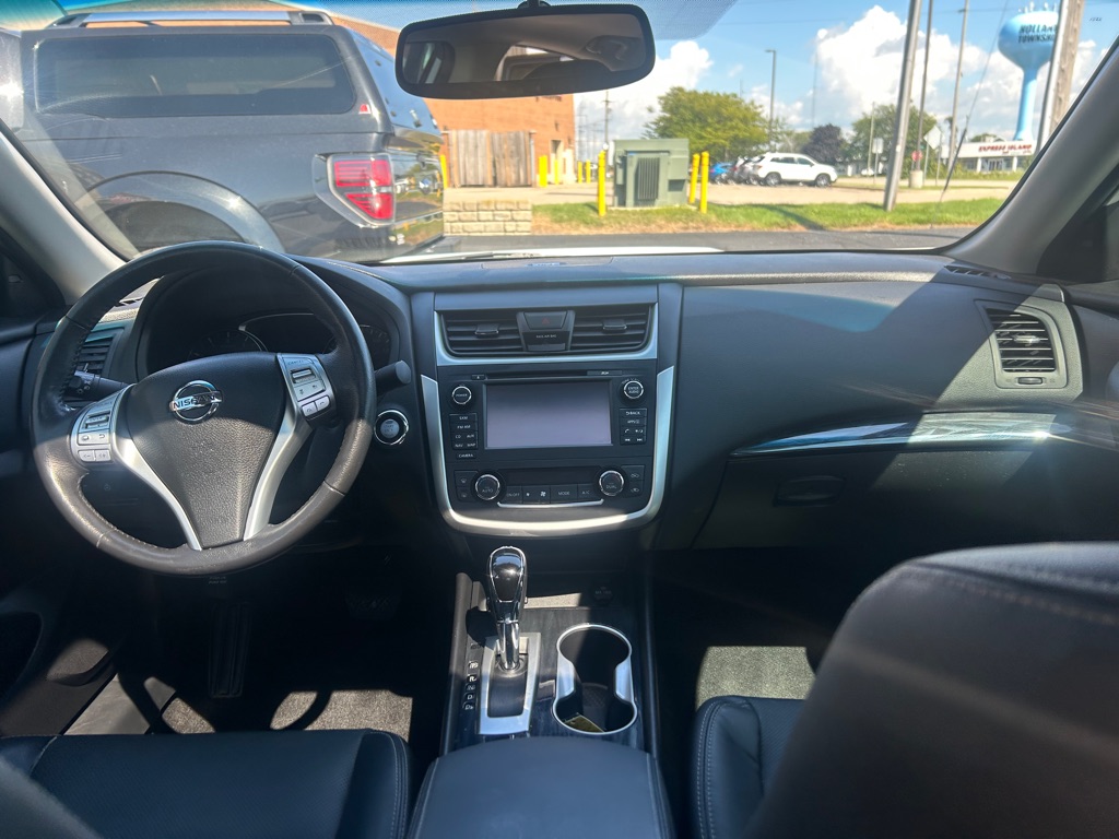 Photo 11 of this NISSAN ALTIMA