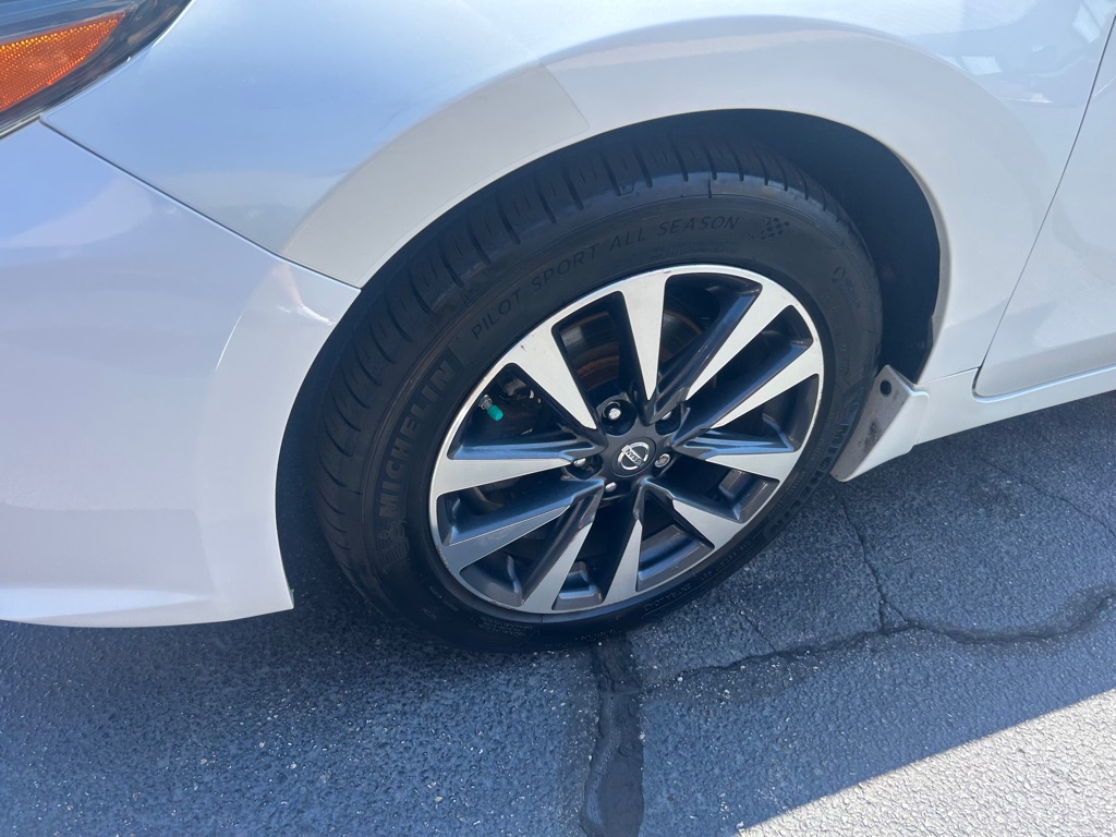 Photo 4 of this NISSAN ALTIMA