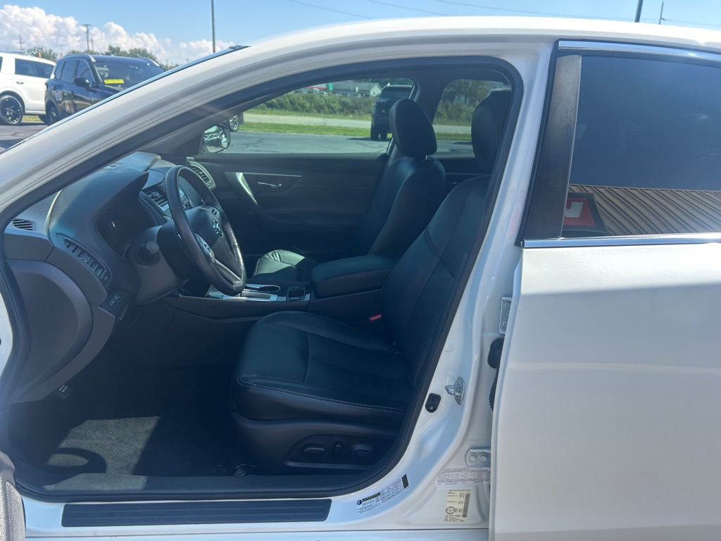 Photo 13 of this NISSAN ALTIMA