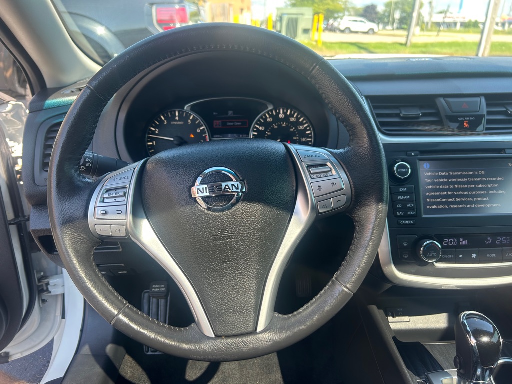 Photo 16 of this NISSAN ALTIMA