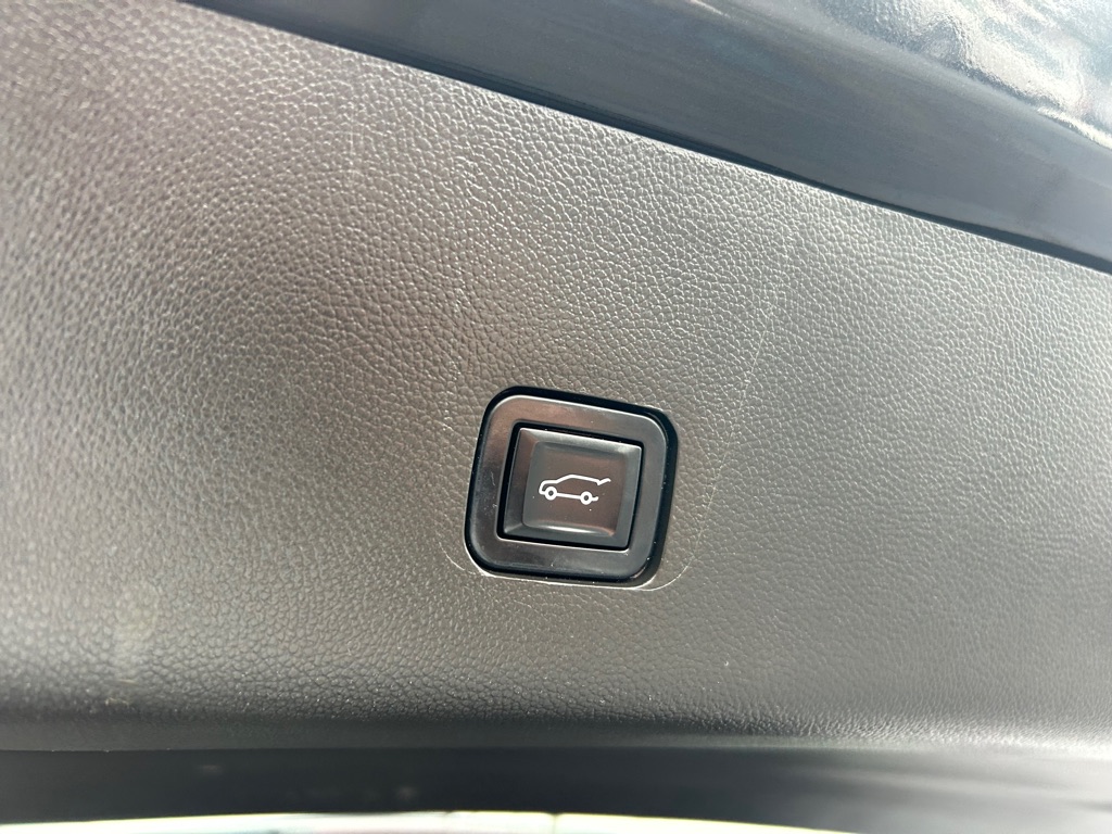 Photo 11 of this CHEVROLET TRAVERSE