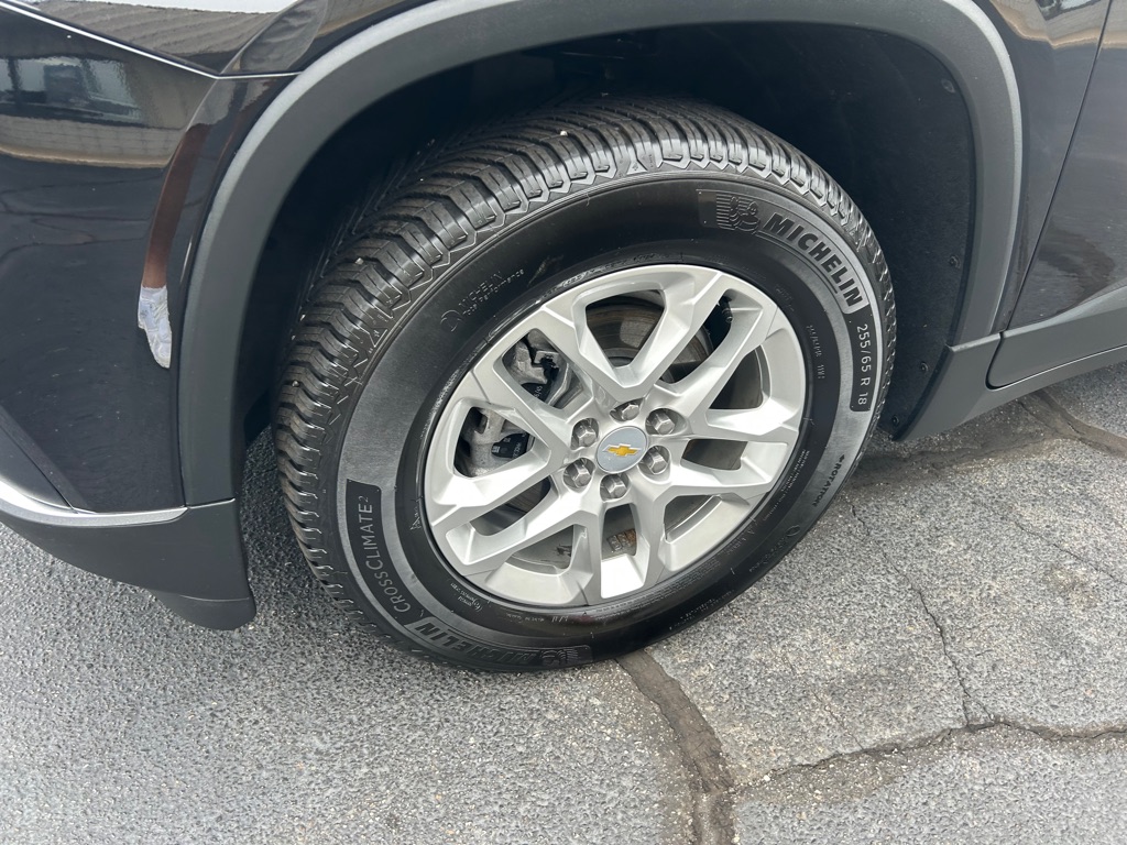 Photo 4 of this CHEVROLET TRAVERSE