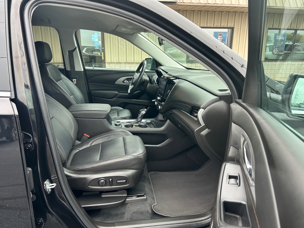 Photo 7 of this CHEVROLET TRAVERSE