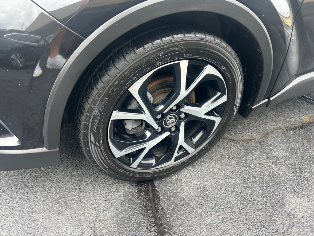 Photo 4 of this TOYOTA C-HR