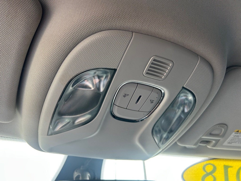 Photo 22 of this JEEP COMPASS