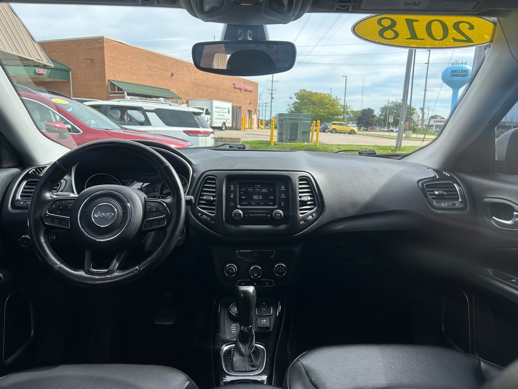 Photo 11 of this JEEP COMPASS