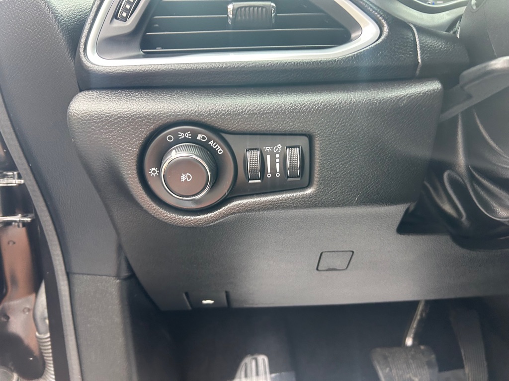 Photo 24 of this CHRYSLER PACIFICA