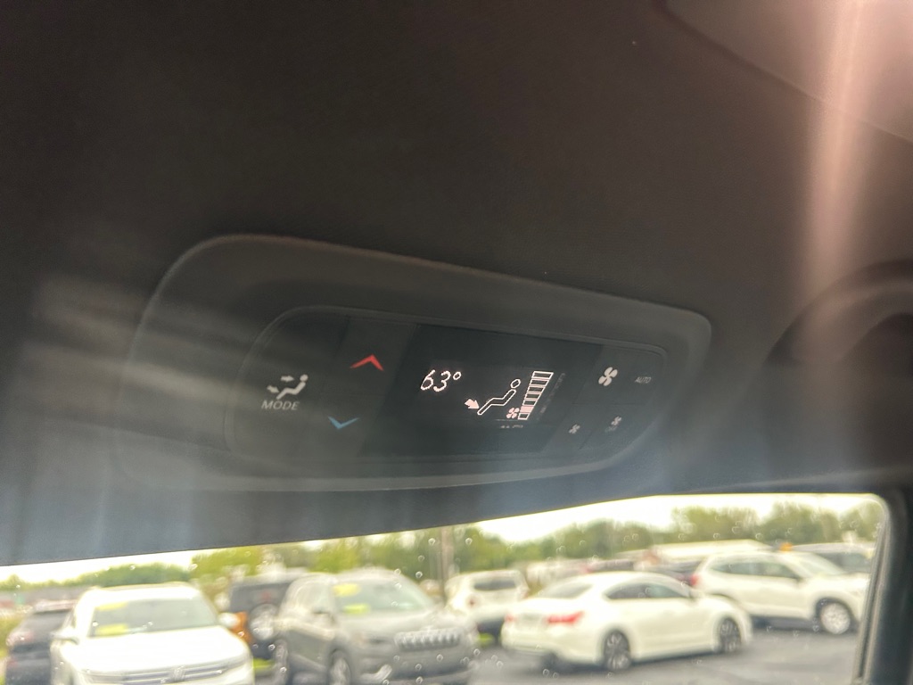 Photo 15 of this CHRYSLER PACIFICA
