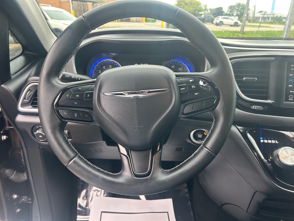 Photo 20 of this CHRYSLER PACIFICA