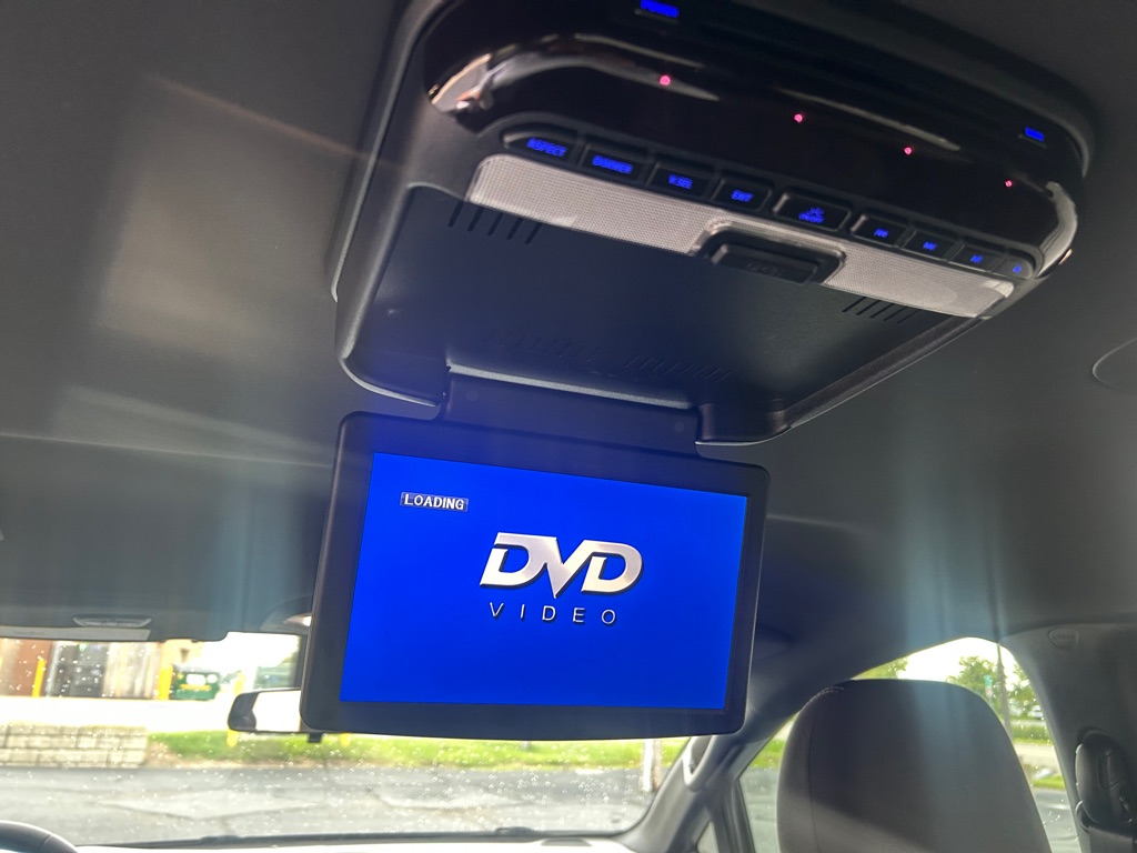 Photo 14 of this CHRYSLER PACIFICA