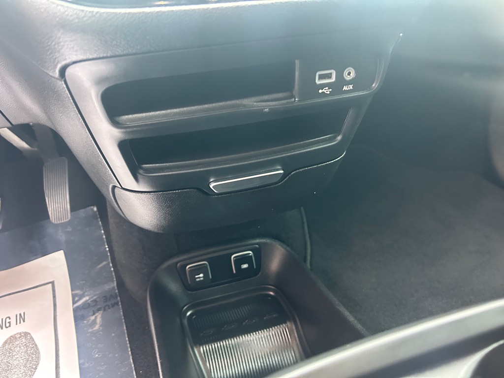 Photo 28 of this CHRYSLER PACIFICA