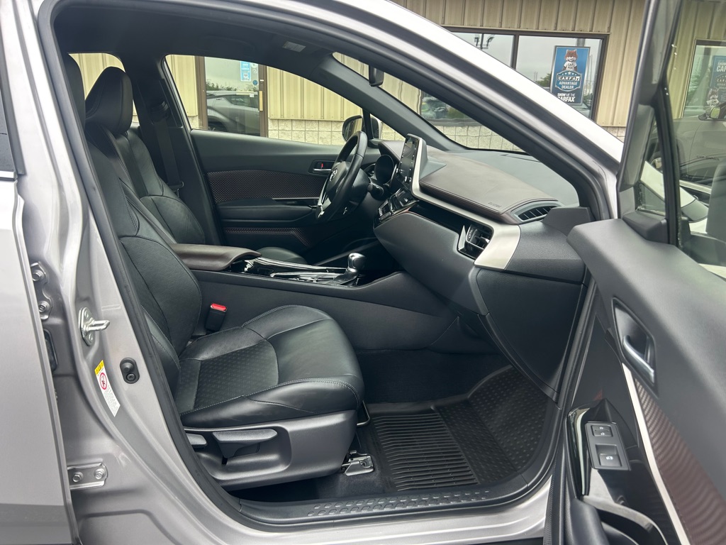 Photo 8 of this TOYOTA C-HR