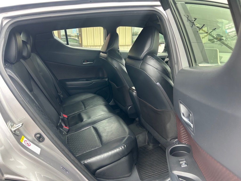 Photo 9 of this TOYOTA C-HR