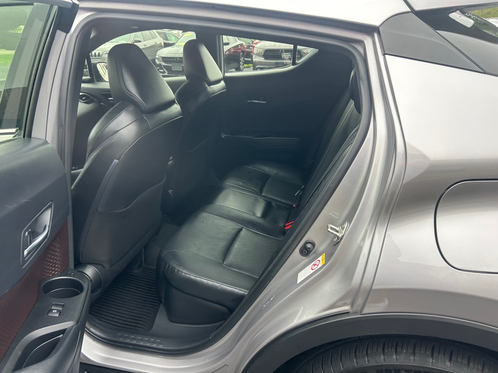 Photo 11 of this TOYOTA C-HR