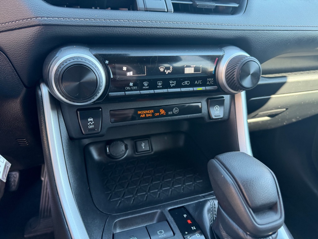 Photo 22 of this TOYOTA RAV4