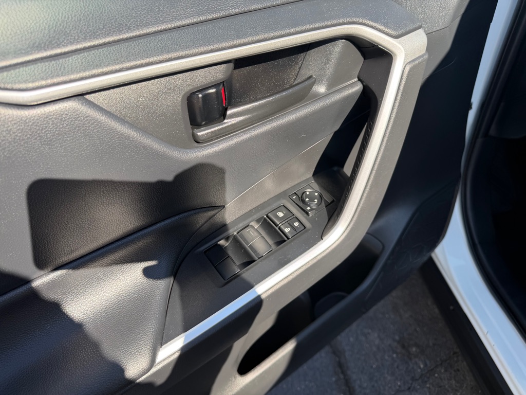 Photo 14 of this TOYOTA RAV4