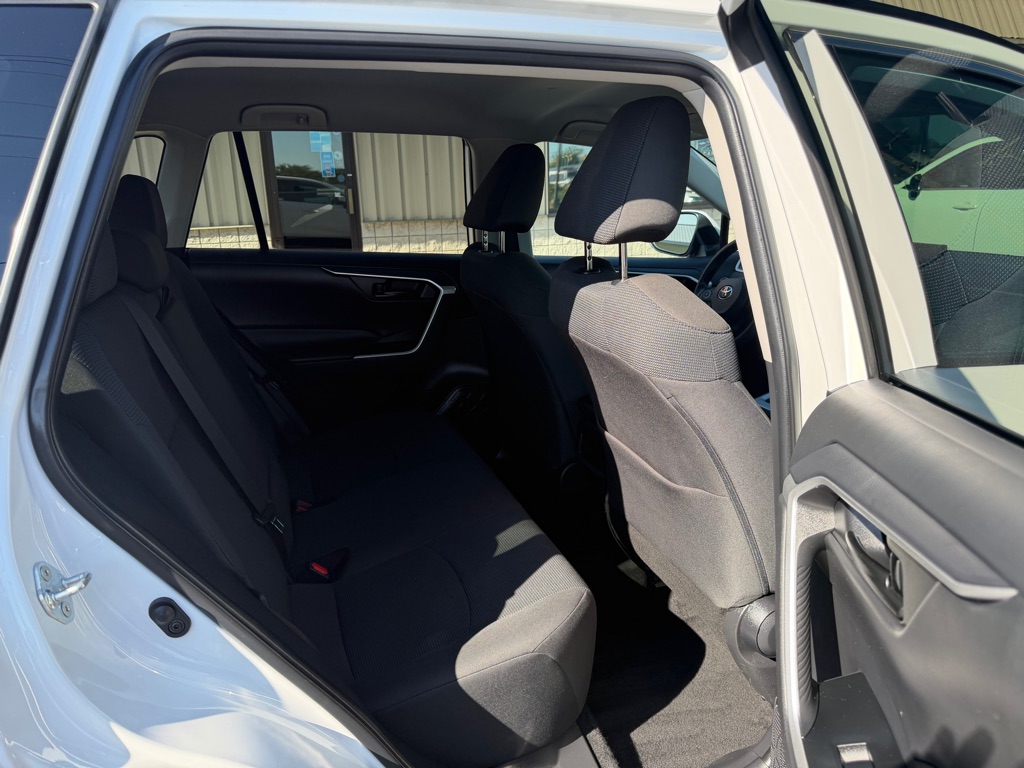 Photo 9 of this TOYOTA RAV4