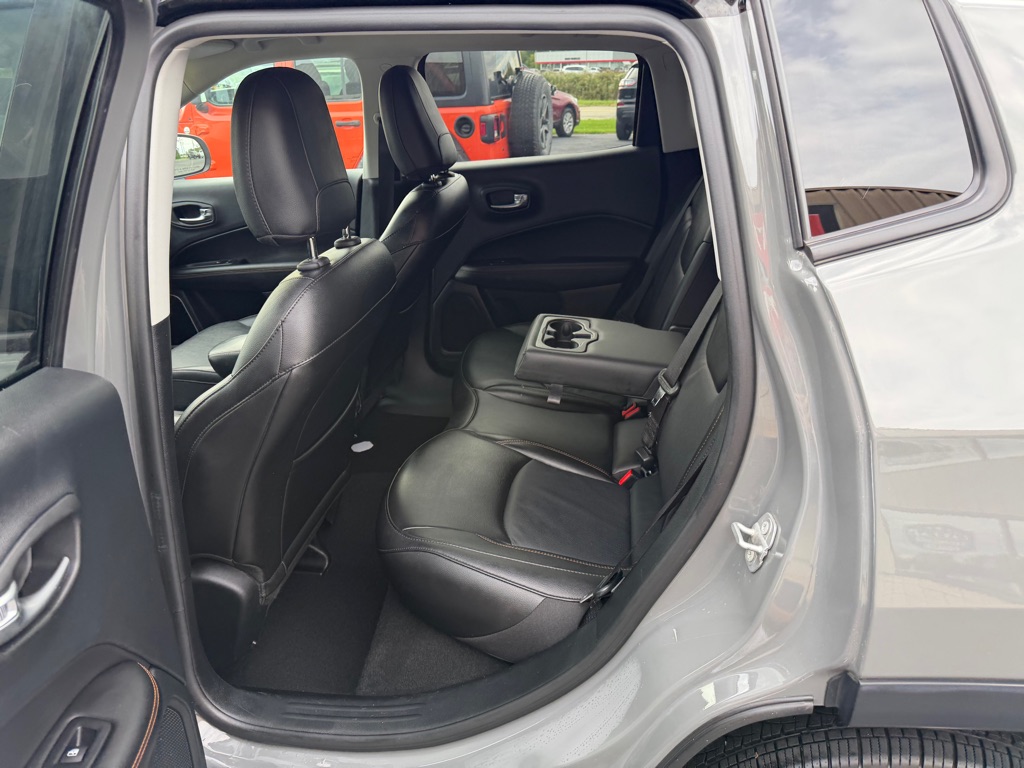 Photo 11 of this JEEP COMPASS