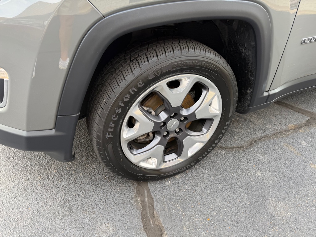 Photo 4 of this JEEP COMPASS