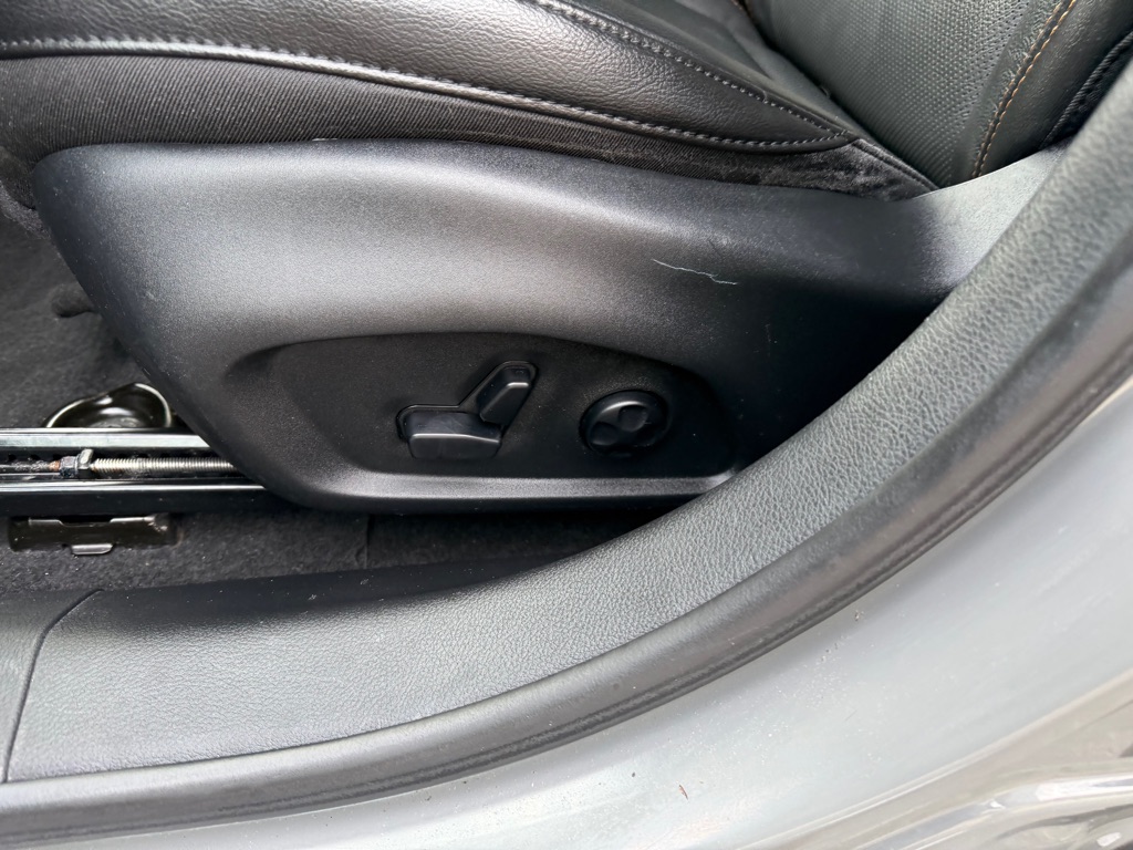 Photo 14 of this JEEP COMPASS