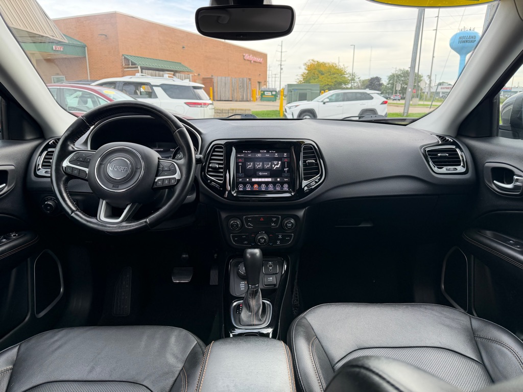 Photo 12 of this JEEP COMPASS