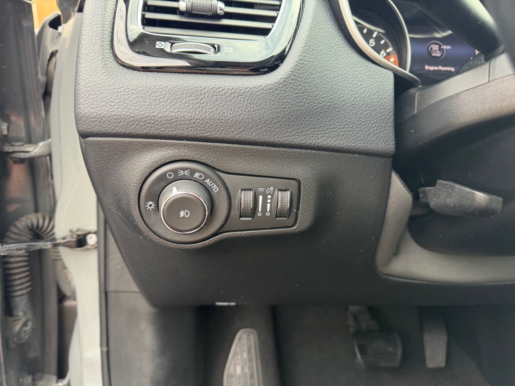 Photo 20 of this JEEP COMPASS