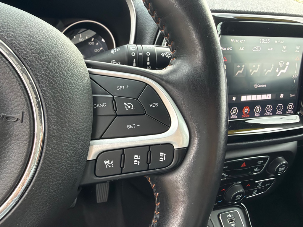 Photo 19 of this JEEP COMPASS