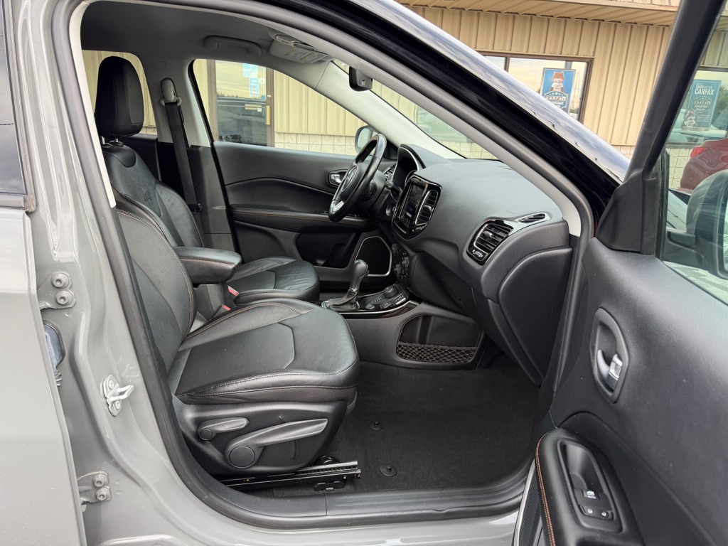 Photo 8 of this JEEP COMPASS