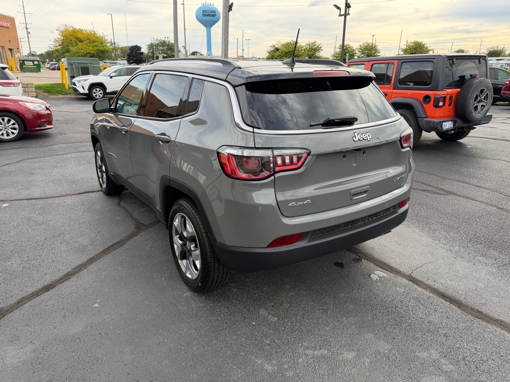 Photo 5 of this JEEP COMPASS