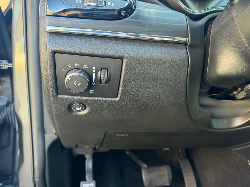 Photo 22 of this JEEP GRAND CHEROKEE