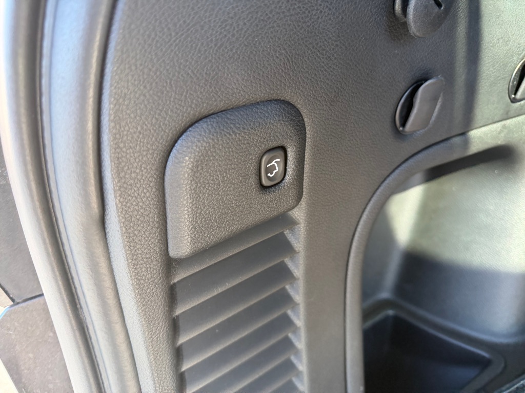 Photo 11 of this JEEP GRAND CHEROKEE