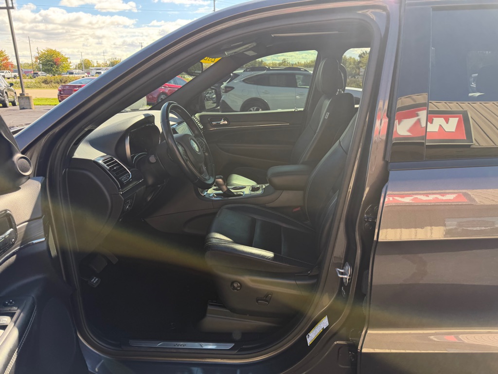 Photo 15 of this JEEP GRAND CHEROKEE