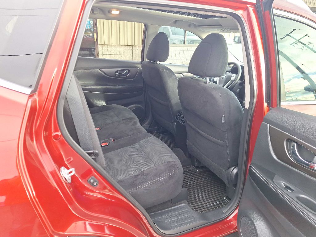 Photo 10 of this NISSAN ROGUE