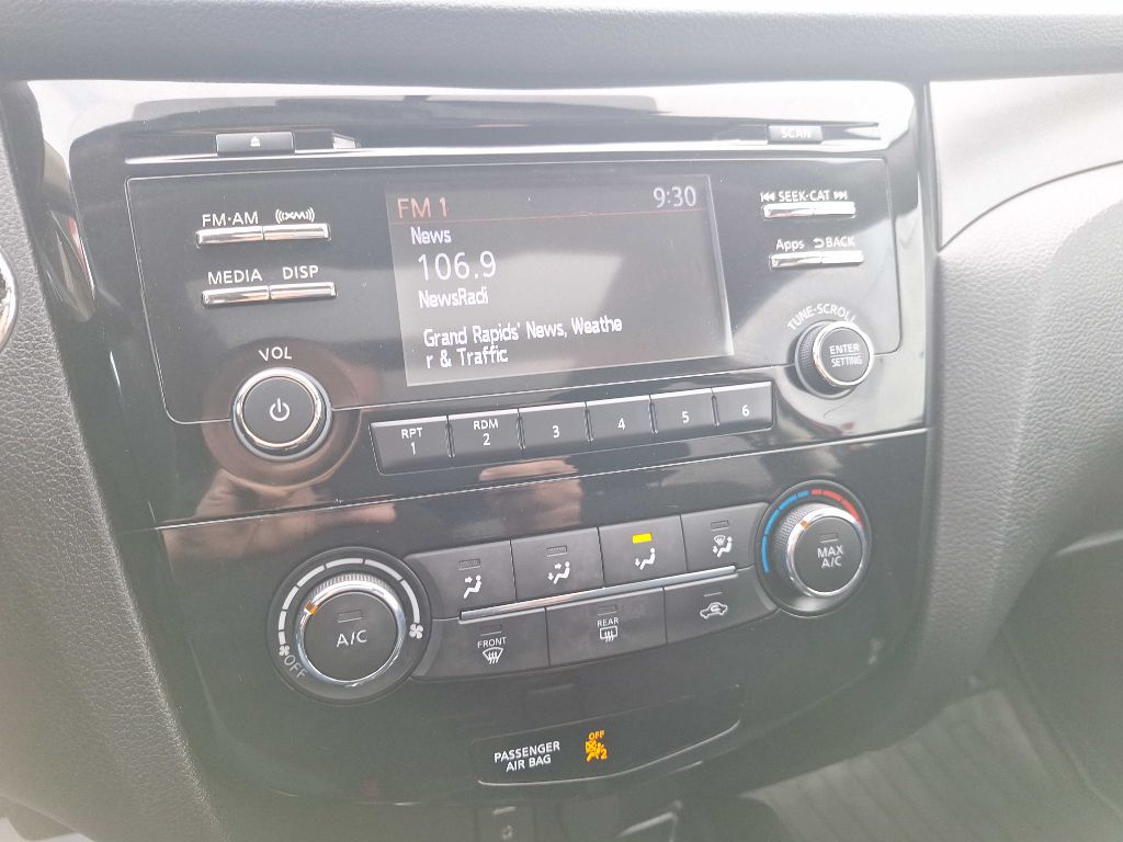 Photo 16 of this NISSAN ROGUE