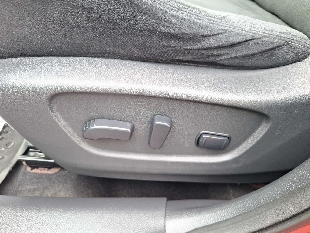 Photo 15 of this NISSAN ROGUE