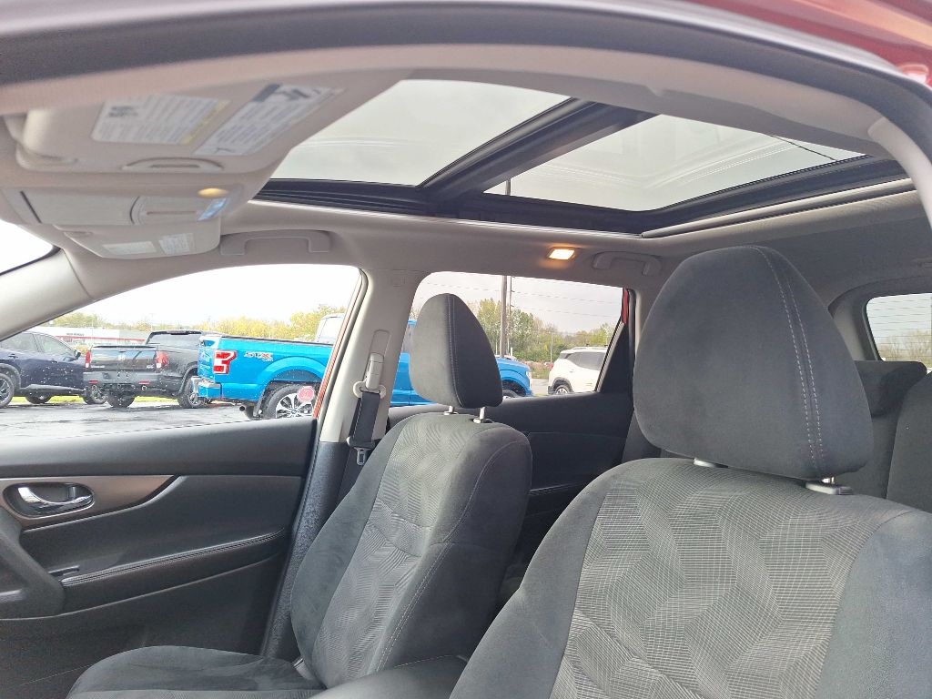 Photo 12 of this NISSAN ROGUE