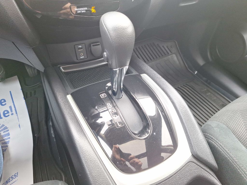 Photo 17 of this NISSAN ROGUE