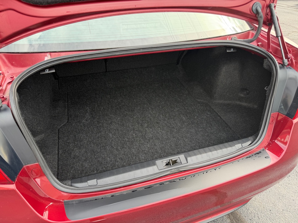 Photo 9 of this SUBARU LEGACY