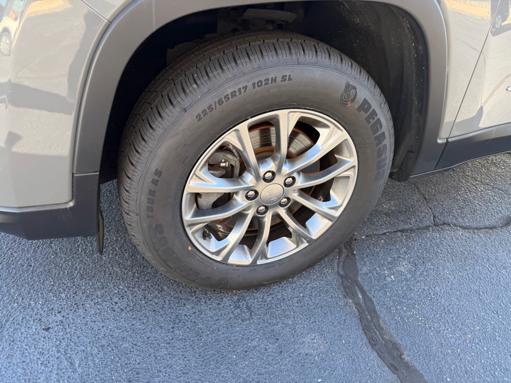 Photo 4 of this JEEP CHEROKEE