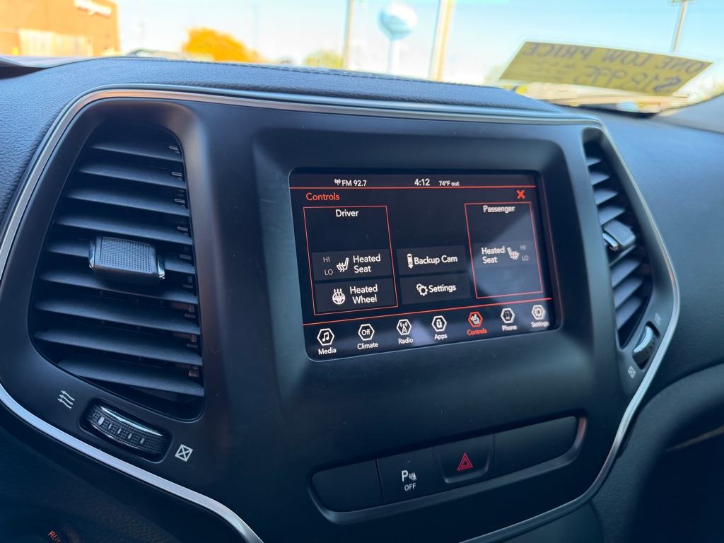 Photo 21 of this JEEP CHEROKEE