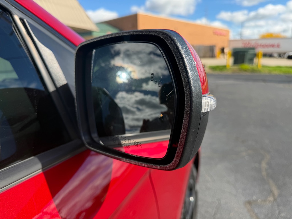 Photo 8 of this FORD EDGE