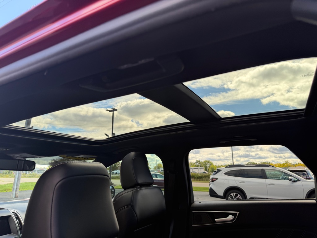 Photo 15 of this FORD EDGE