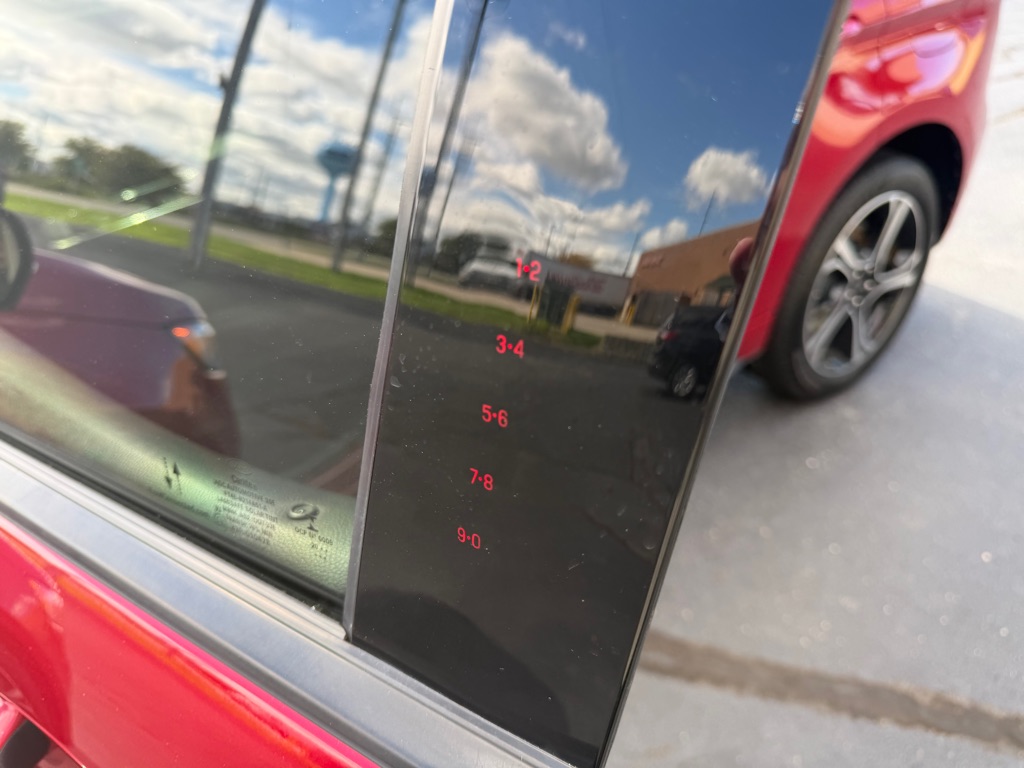 Photo 21 of this FORD EDGE