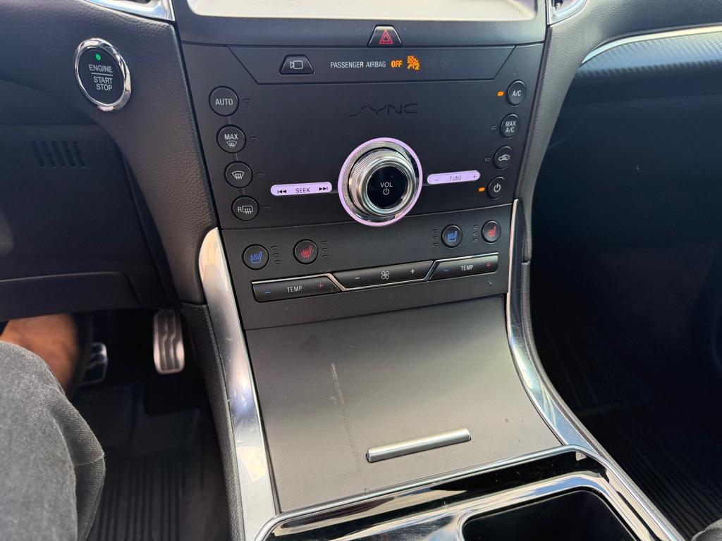 Photo 29 of this FORD EDGE