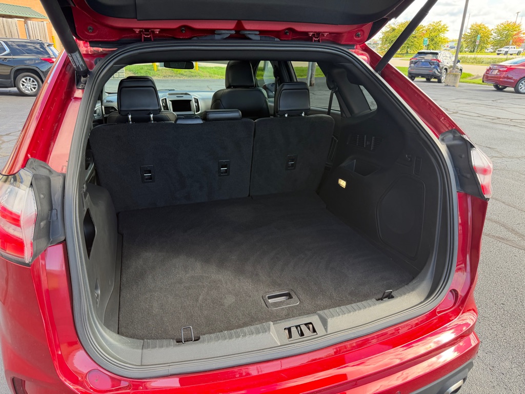 Photo 12 of this FORD EDGE