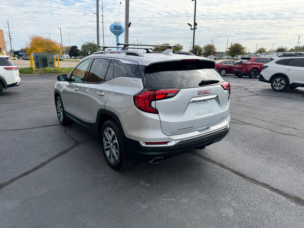 Photo 5 of this GMC TERRAIN
