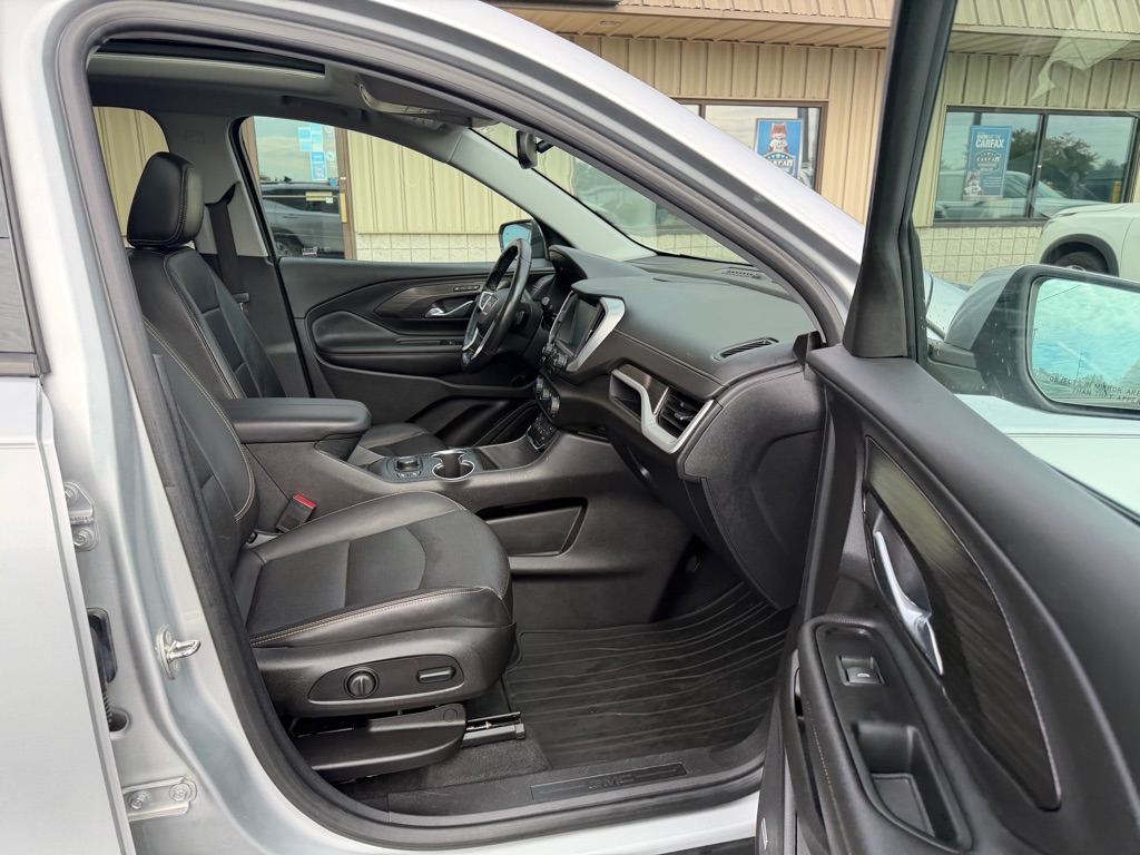 Photo 9 of this GMC TERRAIN