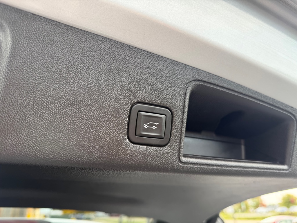 Photo 12 of this GMC TERRAIN