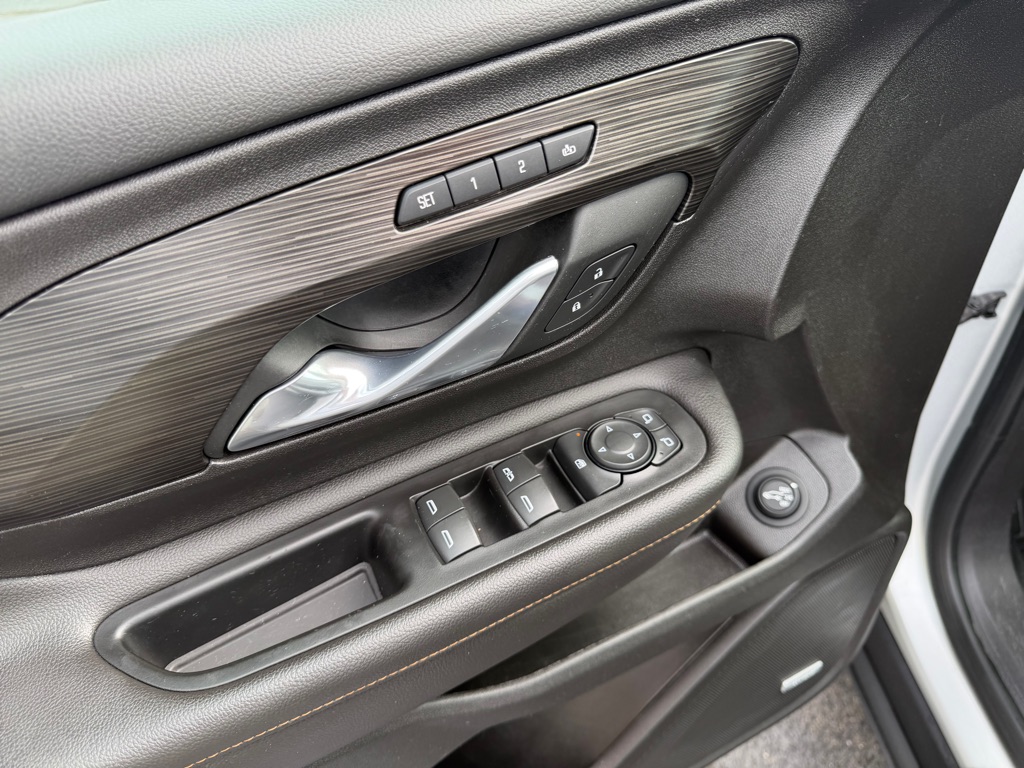 Photo 19 of this GMC TERRAIN